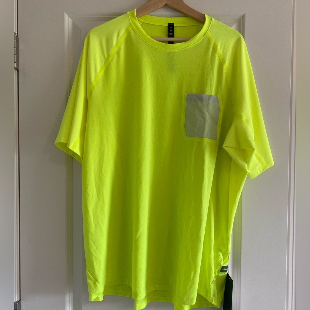 Lululemon Athletica Men's Short Sleeve Tee In Neon Yellow With Reflective Pocket